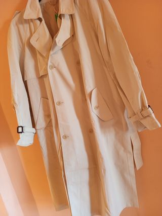 Gabardina Beige Clásica