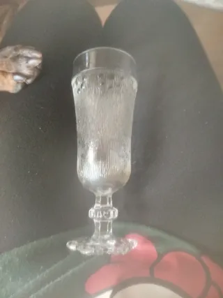 5 Copas de cristal con pie decorado