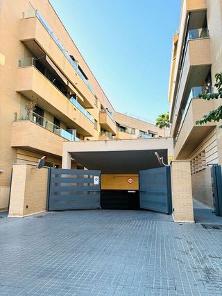 Garaje en alquiler en Huerta de la Reina - Trassierra en Córdoba