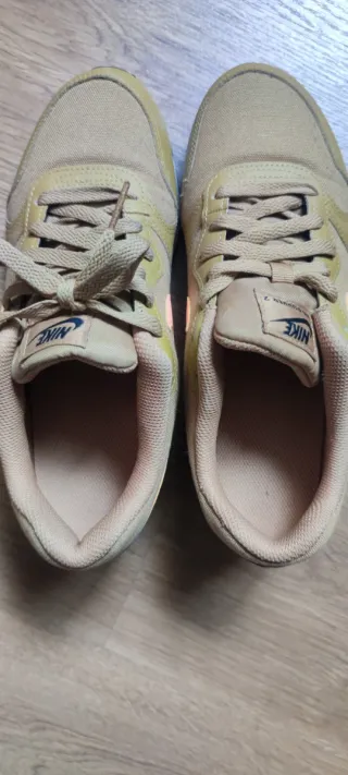 Zapatillas Nike puestas dos veces