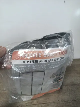 Mosquitera Magnética Tanice 90x210cm Negra