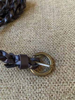 Cinturón trenzado marrón