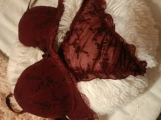 Conjunto lencería encaje burdeos