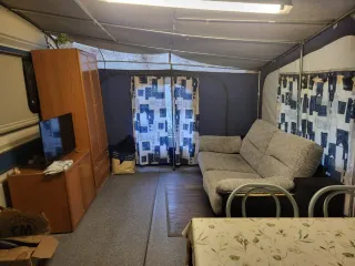 Parcela con caravana