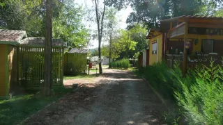 Parcela con caravana