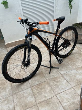 Bicicleta de montaña KTM Myroon de carbono