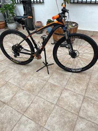Bicicleta de montaña KTM Myroon de carbono