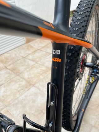 Bicicleta de montaña KTM Myroon de carbono