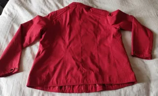 Chaqueta fina roja
