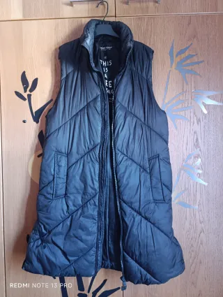 Chaqueta sin mangas acolchada negra