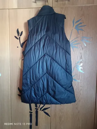 Chaqueta sin mangas acolchada negra