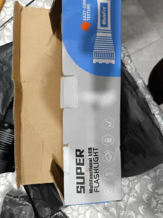 Linterna LED Alta Potencia Negra