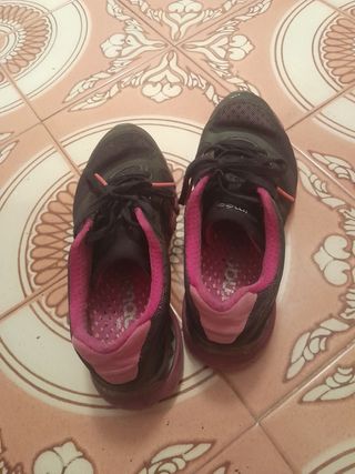 Zapatillas deportivas mujer negras y rosas