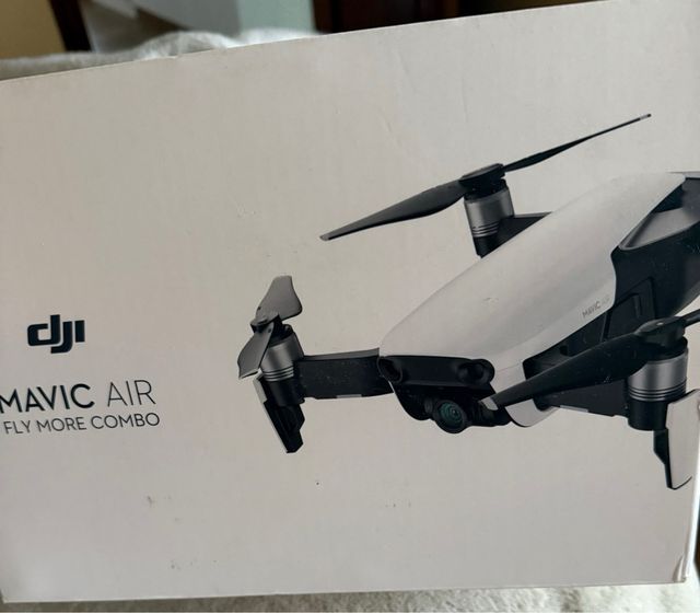Dron DJI Mavic Air Fly More Combo