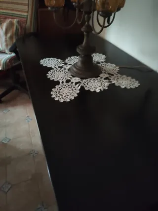 Mesa de despacho negra de madera
