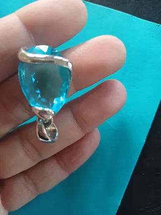 Ciondolo charm blu e argento