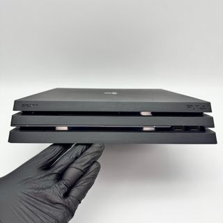 PlayStation 4 Pro (PS4 Pro) Sony Nera Con Fili