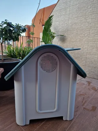 Casita de resina para perro