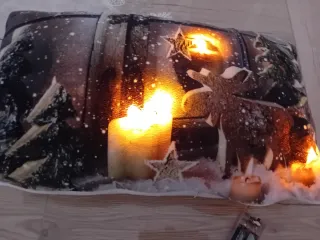 Cuscino Natale con Luci Renna e Candele