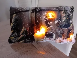 Cuscino Natale con Luci Renna e Candele