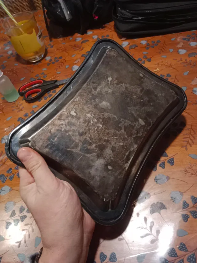 Antico vassoio elegante con design classico