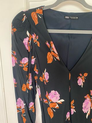 Vestido largo floral Zara