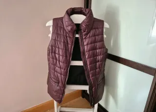 Chaleco acolchado burdeos