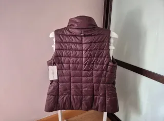 Chaleco acolchado burdeos