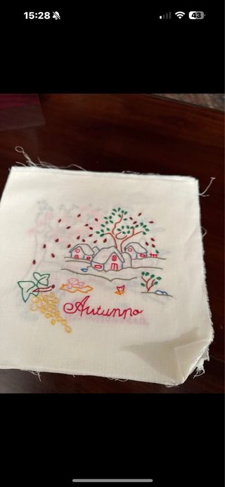 Le stagioni ricamate a mano da incorniciare