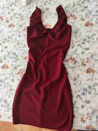 Vestido burdeos elegante