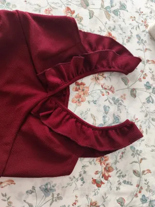 Vestido burdeos elegante