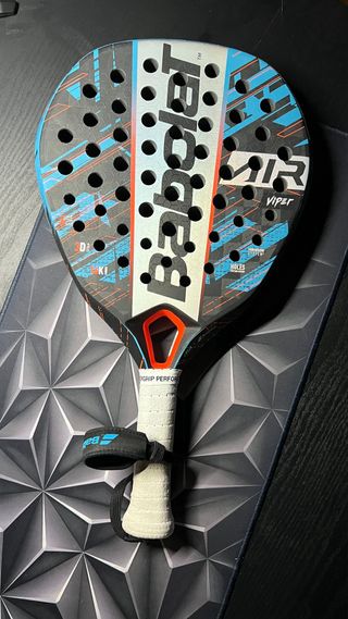 Pala de pádel Babolat Air Viper.