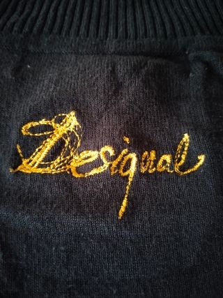 Jersey Desigual con lentejuelas bueno
