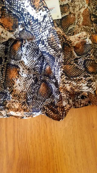 Falda Zara Talla M Estampado Serpiente