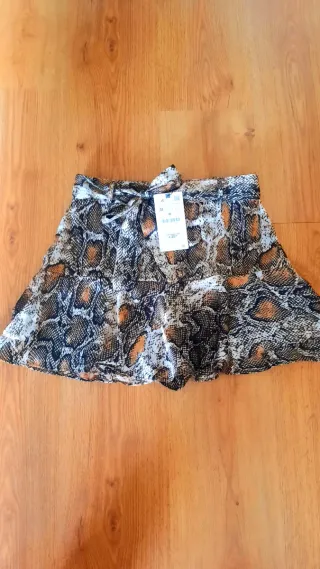 Falda Zara Talla M Estampado Serpiente