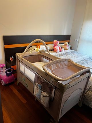 Cuna de viaje doble altura con colchón