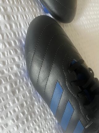 Botas de fútbol Adidas niño negras. talla 38 2/3
