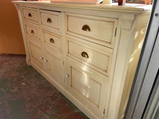 APARADOR COMO NUEVO!! HACEMOS ENTREGAS!!