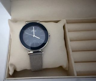 Reloj Lotus Mujer Negro y Plateado