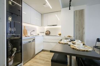 Piso en alquiler en Valdeacederas en Madrid