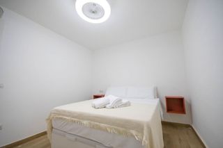 Piso en alquiler en Pradolongo en Madrid