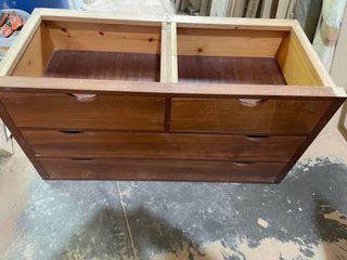 Cajoneras de madera marrón