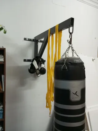 Saco de boxeo y soporte