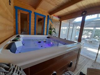 Chalet en venta en El Faro de Calaburra - Chaparral en Mijas