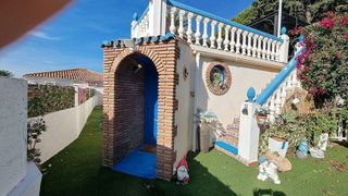 Chalet en venta en El Faro de Calaburra - Chaparral en Mijas