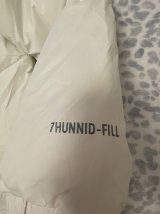 Abrigo corteiz beige y negro con capucha