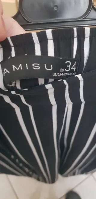 Pantaloni a righe bianche e nere