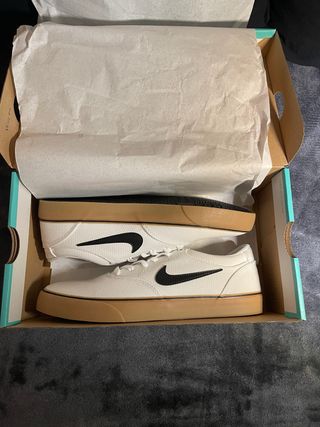 Zapatillas Nike SB Blancas y Marrones