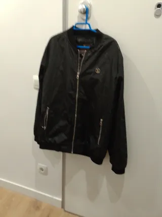 Cazadora Negra Louis Vuitton Talla 2XL