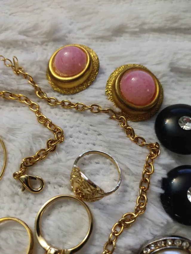 Lote de bijuterias antigas e moda